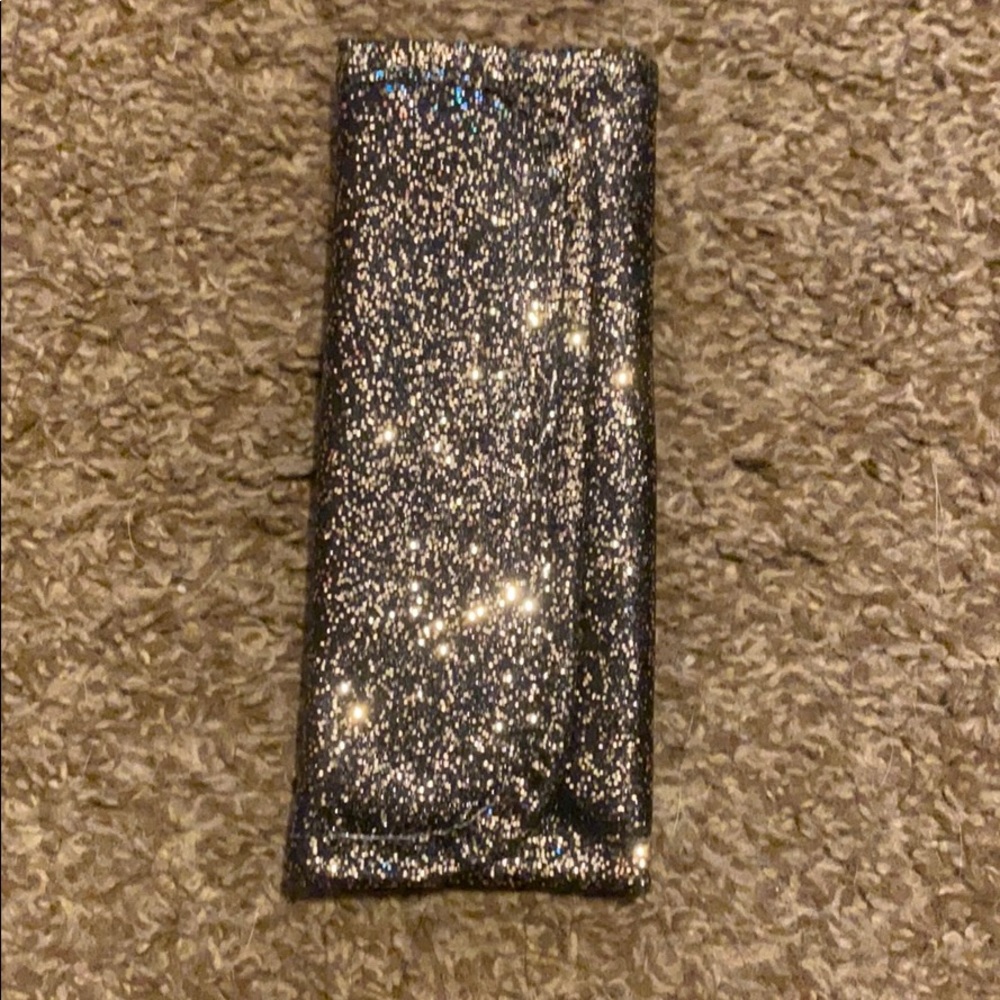 Brushes holder